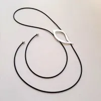 serendipity-zilveren-hanger-aan-rubberen-veter
