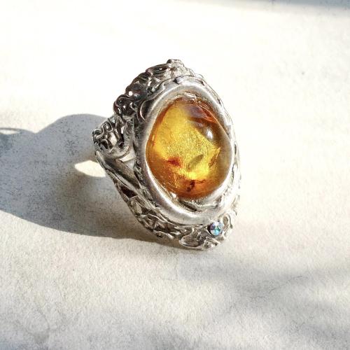 Amber Tsarina Cuore- Zilveren ring met barnsteen