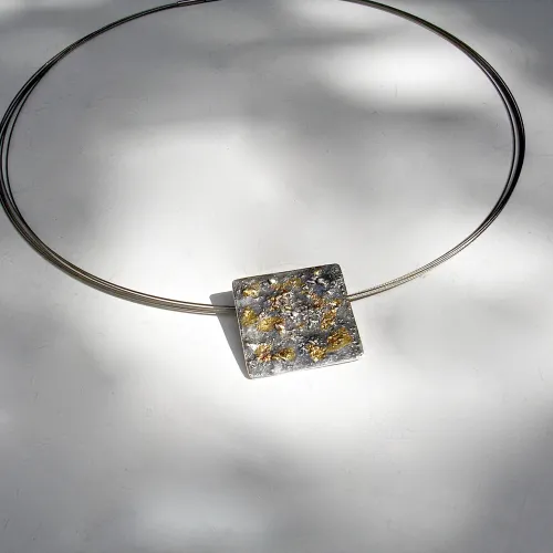 Belleza - vierkante zilveren designhanger met goud