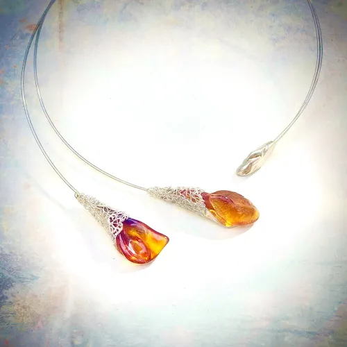 Amber Due - Zilveren asymmetrisch collier met Amber