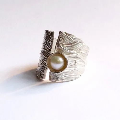 Corteza VI - Organische zilveren ring met parel