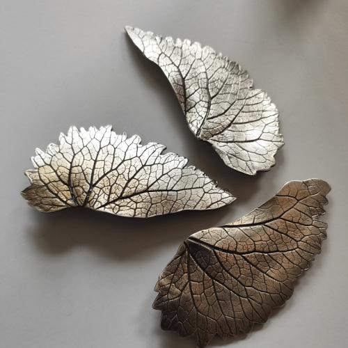 Feuilles - Zilveren bladvormige broches