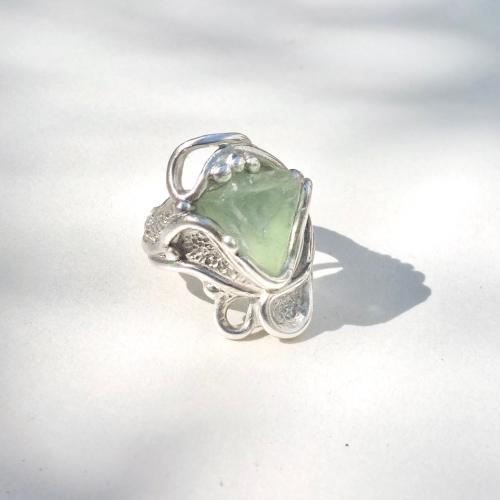 Fluora - Zilveren Art Nouveau ring met Fluoriet
