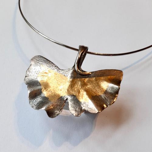 Ginkgo Biloba - Zilveren organische hanger deels verguld