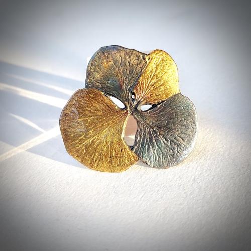 Hortense - Zilveren Hortesiablad hanger met 24 krt goud