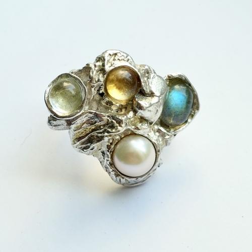 Joyosa - Zilveren statement ring met edelstenen