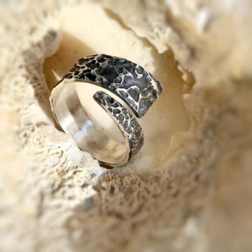 La Vida ll - Zilveren organische designring met organische structuur