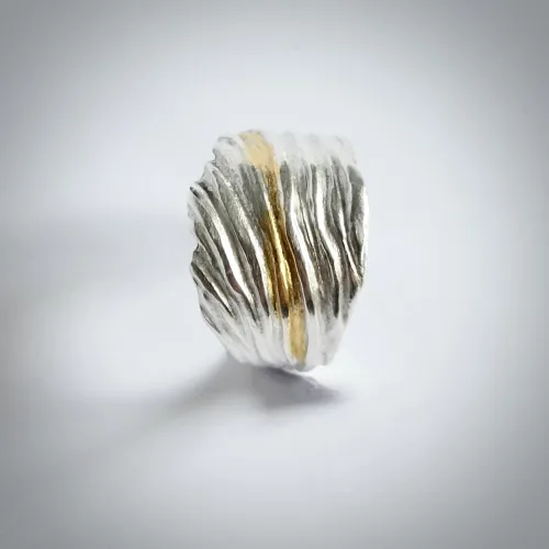 Laurissilva II - Zilveren organische ring met 24 krt goud