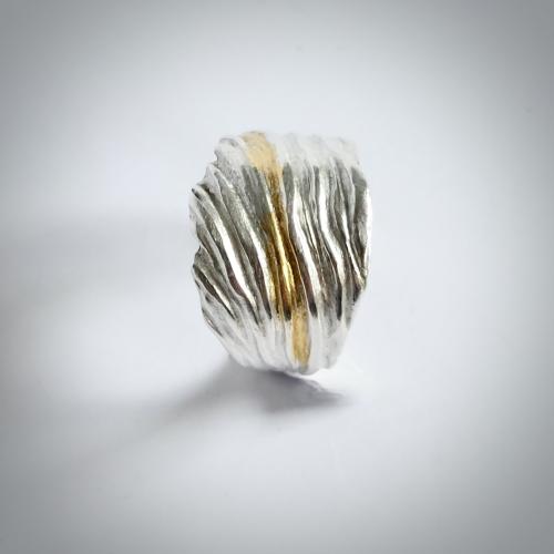 Laurissilva II - Zilveren organische ring met 24 krt goud