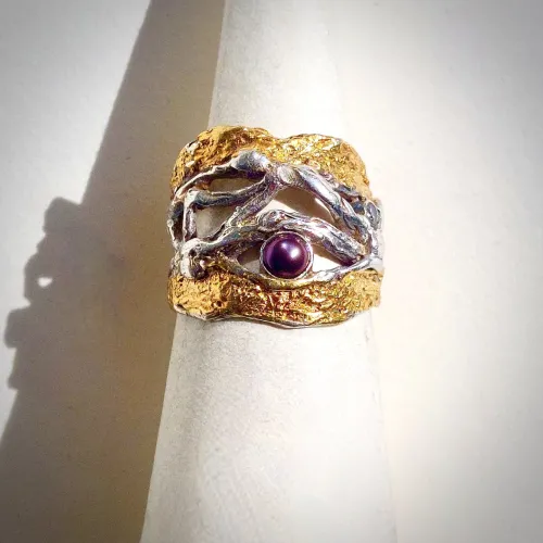 Laurssilva Velho - Zilveren organische ring met parel, kristal en 24 krt goud