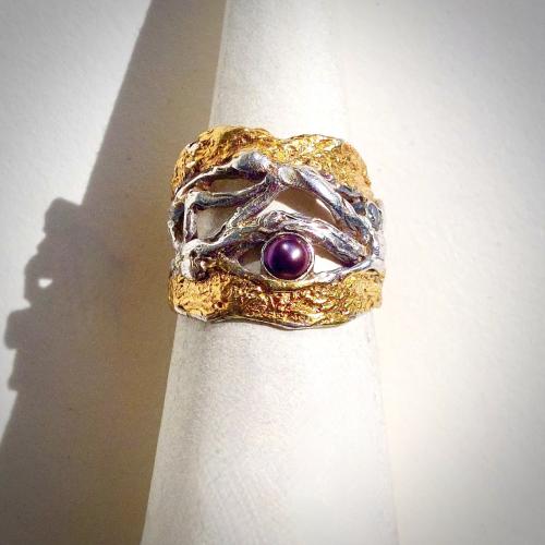 Laurssilva Velho - Zilveren organische ring met parel, kristal en 24 krt goud