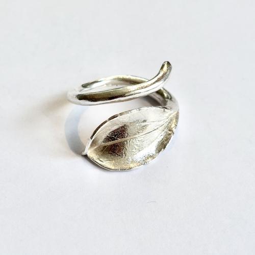 Leaf - Zilveren organische florale ring