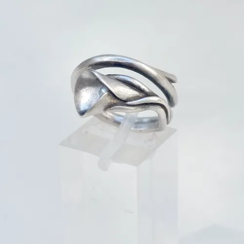 Lysss - Zilveren fijne florale ring