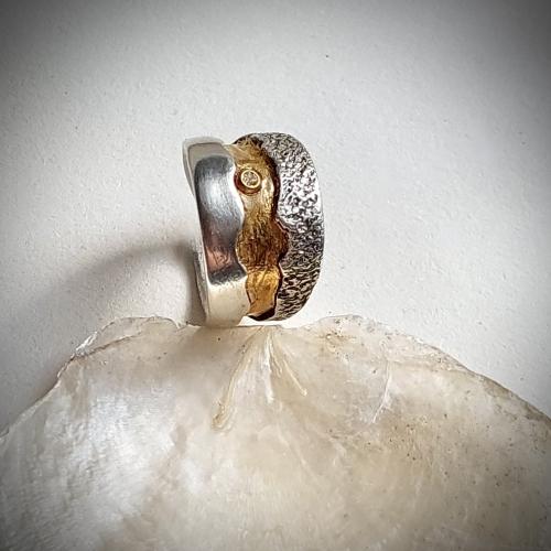 Majestico - Zilveren ring met goud en diamant