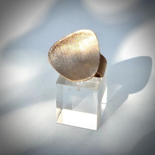 Marigold - Moderne goudkleurige ring brons