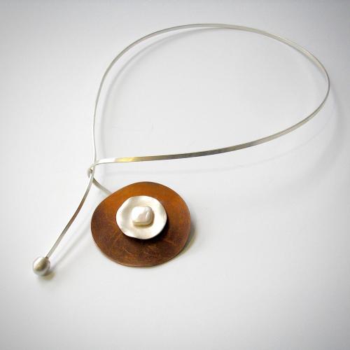 Paola - Moderne design spang met koper, zilver en parel