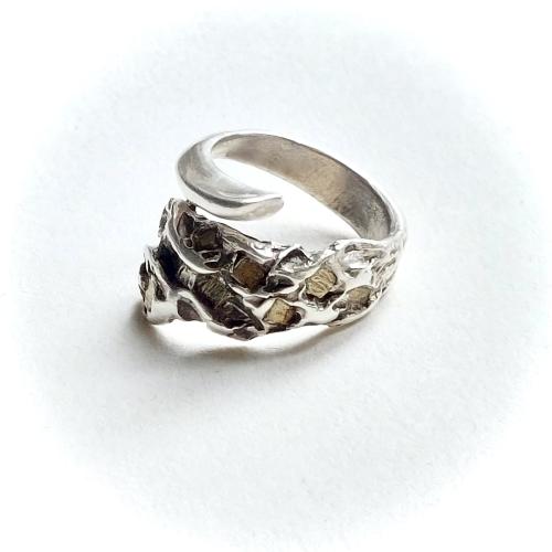 Ruvido - Zilveren organische ring met Goud