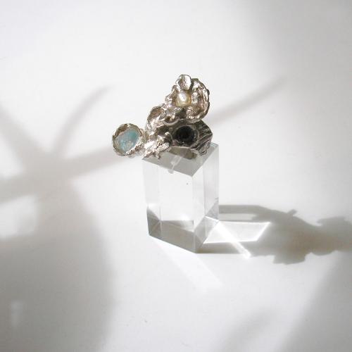 Topaas Paradise - Moderne zilveren ring met edelstenen