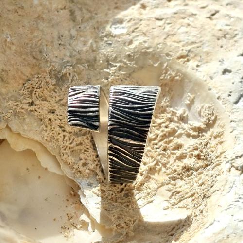 Vida - Zilveren ring met organische structuur