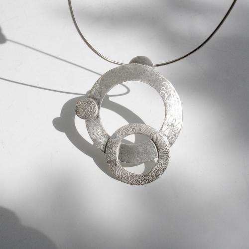 Vueltas - Zilveren design collier