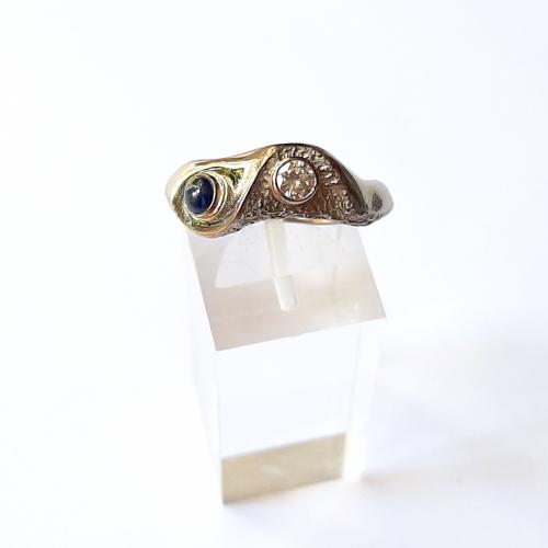 White Gold - Wit gouden ring met saffier en diamant