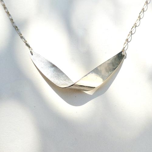 Ricciolo - Unieke zilveren design ketting - handmade by Ingrid La Haye - Edelsmid Den Haag